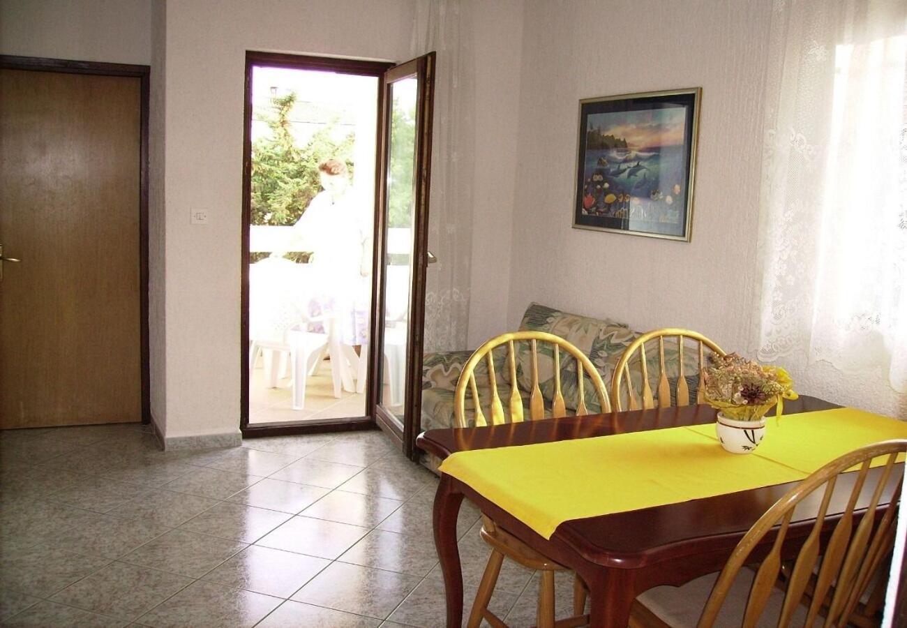 Apartment Dragica Malinska Exteriér fotografie